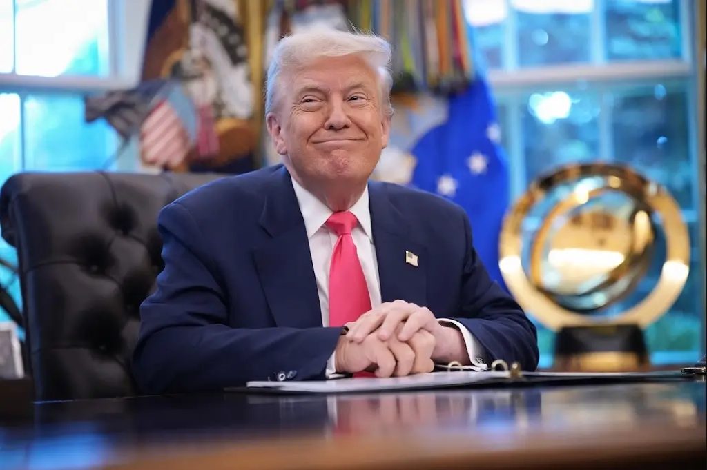 TRUMP SE BURLA DEL JEFE DE LA NASA. "Tiene superoídos", dice el presidente sobre Jared Isaacman.
