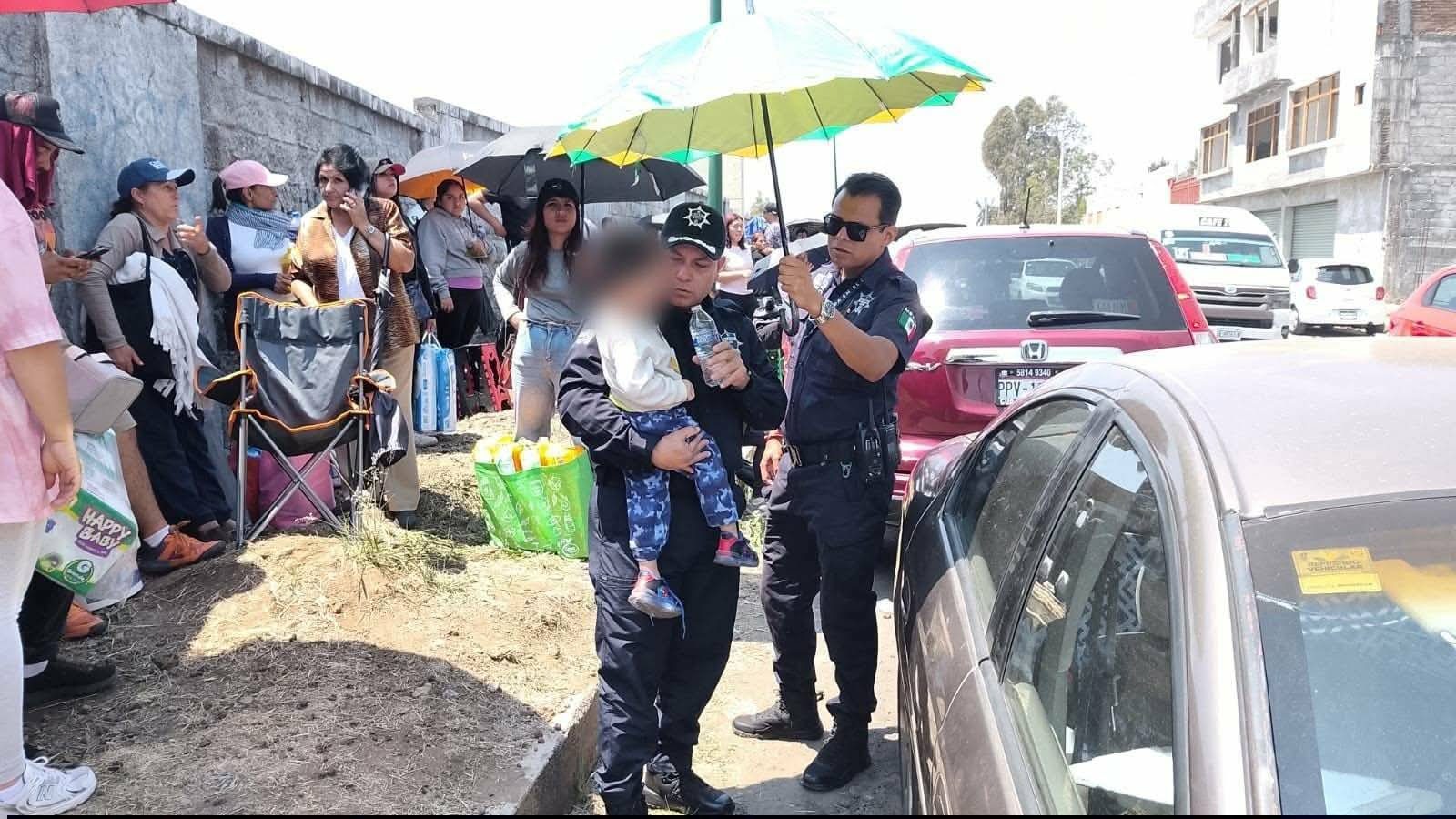 Indignación en Morelia: Mujer deja a su hijo de 3 años en el auto bajo el sol para hacer fila por boletos de Marco Antonio Solís