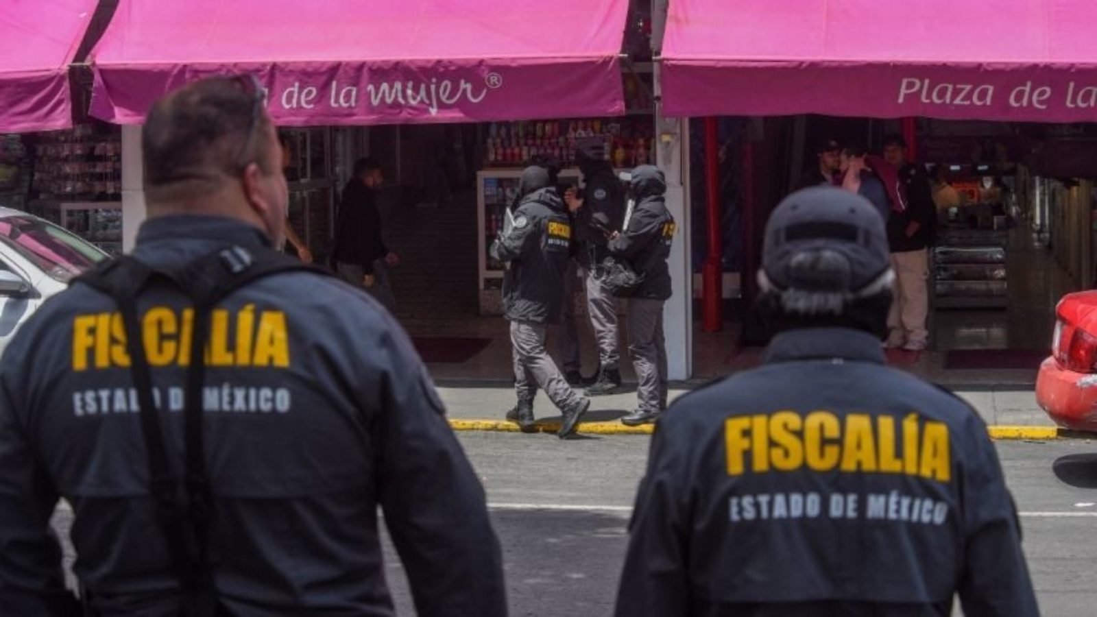 Investigan a más de 500 elementos de seguridad y justicia en el Estado de México.
